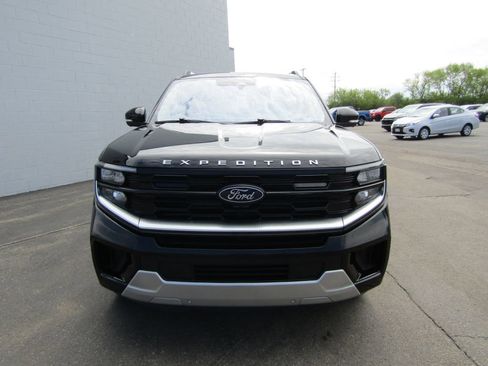 Used 2025 Ford Expedition Max Platinum AWD/4WD image 3