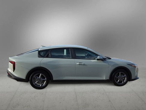 Used 2025 Kia K4 FWD image 9
