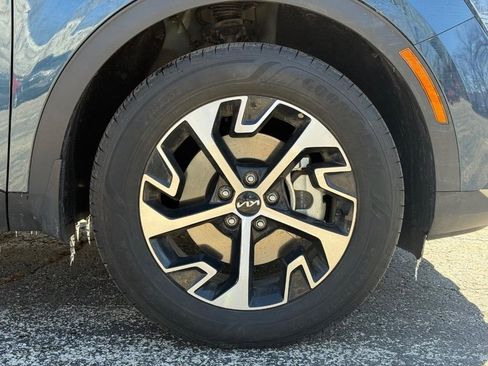 Used 2024 Kia Sportage EX w/ EX Premium Package image 11