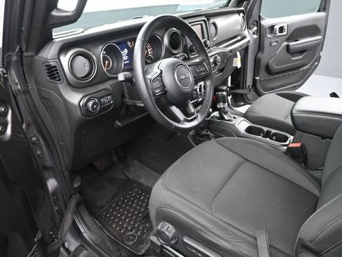Used 2021 Jeep Wrangler Willys image 9