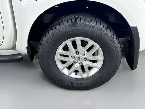 Used 2018 Nissan Frontier SV image 32