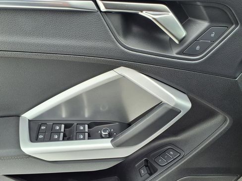 Used 2025 Audi Q3 2.0T Premium Plus image 16