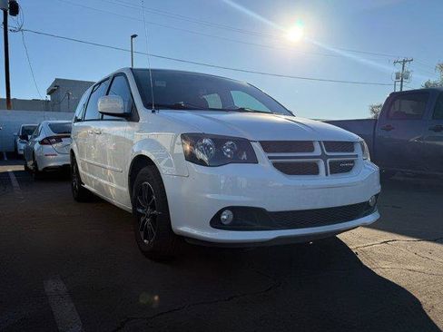Used 2015 Dodge Grand Caravan R/T image 2