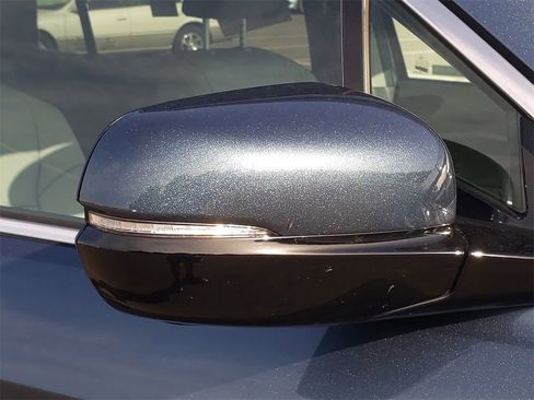 Used 2020 Honda Pilot Touring image 11