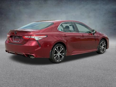 Used 2018 Toyota Camry SE FWD image 5