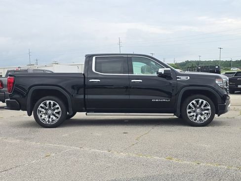 Used 2024 GMC Sierra 1500 Denali AWD/4WD image 6