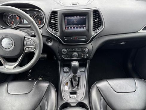 Used 2020 Jeep Cherokee Latitude Plus image 17