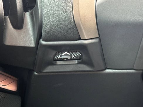 Used 2025 BMW X3 xDrive30i w/ Premium Package image 36