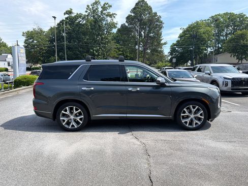 Used 2021 Hyundai Palisade Limited FWD image 4