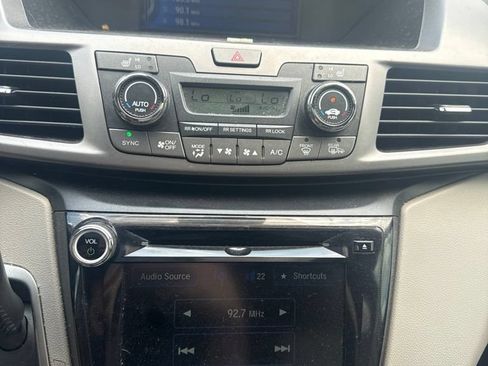 Used 2016 Honda Odyssey Touring image 9