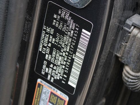 Used 2023 Kia Sorento LX image 30