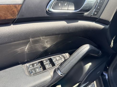 Used 2016 Porsche Cayenne AWD/4WD image 17