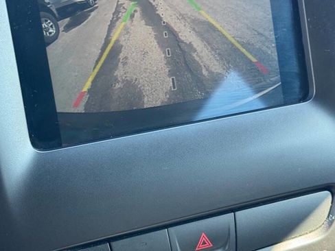 Used 2019 Jeep Cherokee Latitude Plus w/ Cold Weather Group image 8