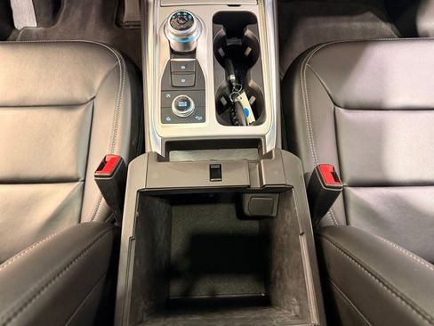 Certified 2024 Ford Explorer XLT w/ Equipment Group 202A AWD/4WD image 27