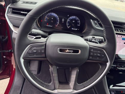 New 2025 Jeep Grand Cherokee L Limited w/ Black Appearance Package AWD/4WD image 16