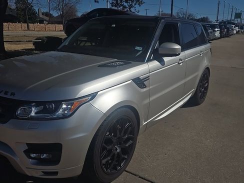 Used 2017 Land Rover Range Rover Sport Supercharged image 2