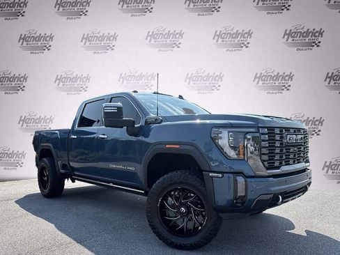 Used 2024 GMC Sierra 3500 Denali Ultimate AWD/4WD image 2