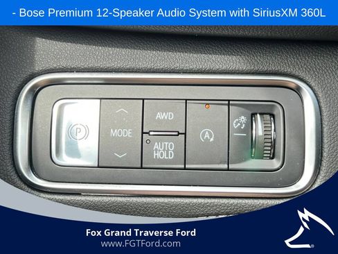 Used 2025 Buick Enclave Preferred AWD/4WD image 17