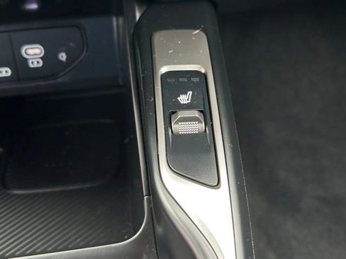 Used 2025 Kia Sorento S image 38