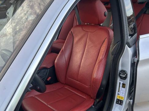 Used 2018 BMW 330i Gran Turismo xDrive image 31