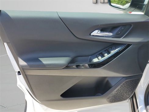 New 2026 Chevrolet Equinox LT image 17