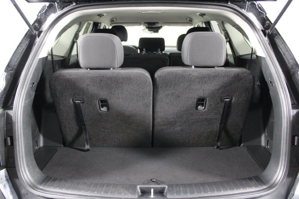 Used 2022 Kia Sorento LX FWD image 16