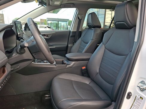 Used 2023 Toyota RAV4 Limited AWD/4WD image 13