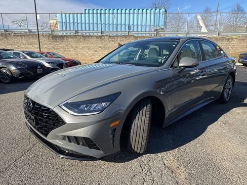 Certified 2023 Hyundai Sonata SEL w/ Convenience Package image 3