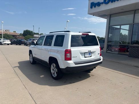 Used 2014 Jeep Patriot Latitude AWD/4WD image 7