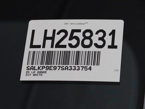 New 2025 Land Rover Range Rover SE AWD/4WD image 27
