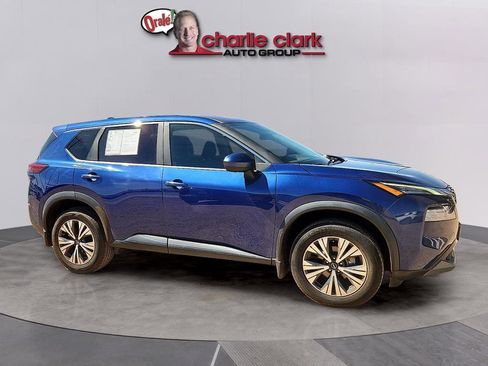 Used 2023 Nissan Rogue SV image 6