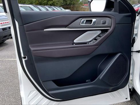 New 2026 Ford Explorer Platinum image 10