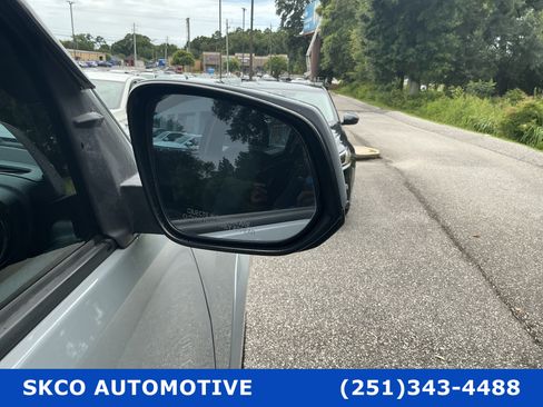 Used 2020 Toyota Tacoma SR5 RWD image 10