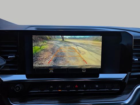 Used 2025 Chevrolet Silverado 1500 LT image 24