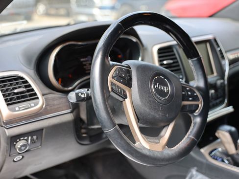 Used 2017 Jeep Grand Cherokee Overland image 10