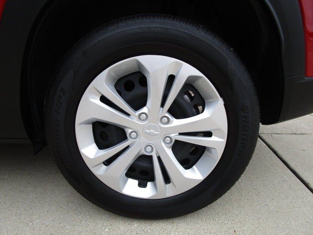 Used 2026 Chevrolet Trax LS FWD image 9