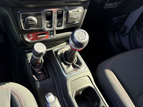 Used 2021 Jeep Wrangler Rubicon AWD/4WD image 15