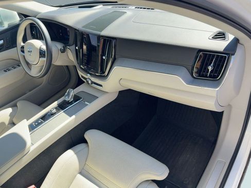 Certified 2023 Volvo XC60 T8 Ultimate w/ Climate Package image 31