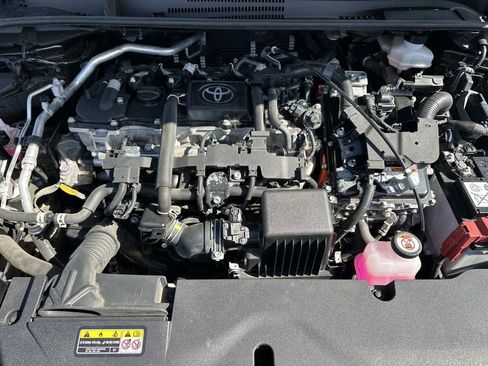 Used 2025 Toyota Corolla LE FWD image 11