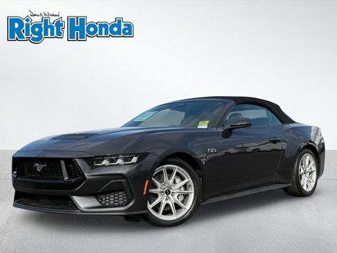 Used 2024 Ford Mustang GT Premium RWD image 2