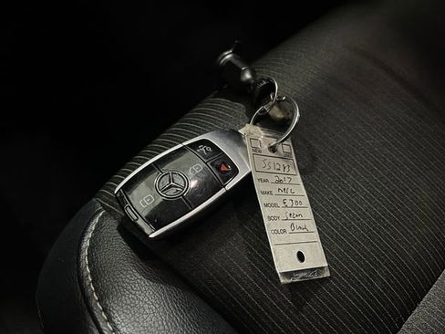 Used 2017 Mercedes-Benz E 300 4MATIC image 35