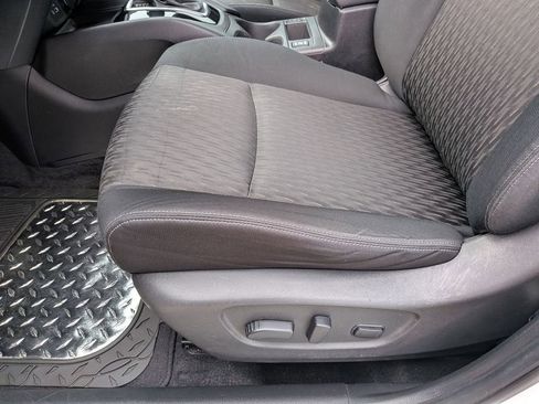 Used 2019 Nissan Rogue SV FWD image 11
