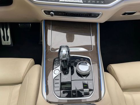 Used 2022 BMW X5 xDrive45e w/ M Sport Package AWD/4WD image 12