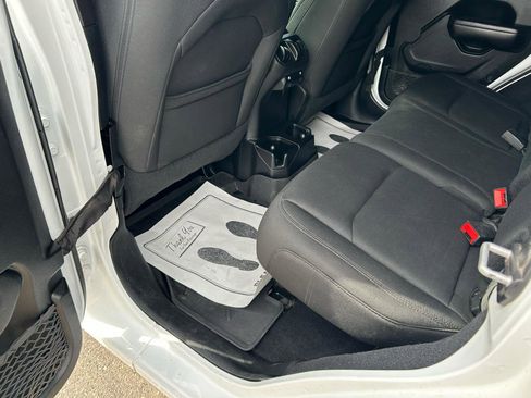 Used 2019 Jeep Wrangler Unlimited Sport S image 9