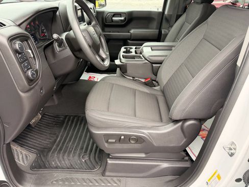 Used 2024 Chevrolet Silverado 1500 Custom Trail Boss w/ Turbomax Blackout Package AWD/4WD image 11