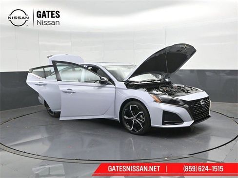 New 2025 Nissan Altima 2.5 SR image 59