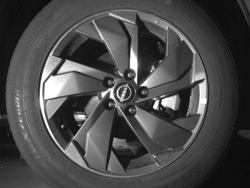 Used 2025 Nissan Rogue SV image 13