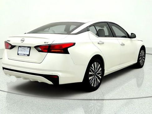 Used 2023 Nissan Altima 2.5 SV FWD image 5
