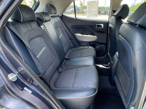 Used 2023 Hyundai Venue Limited w/ Cargo Package FWD image 38