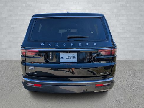 Used 2022 Jeep Wagoneer Series III w/ Flexible Seating Group image 6